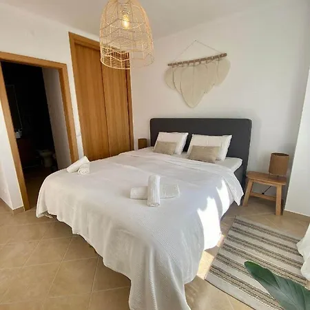 Ferienhaus Lovely Townhouse, Just A Short Walk To The *