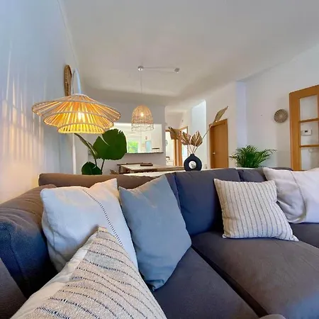 Lovely Townhouse, Just A Short Walk To The Aljezur